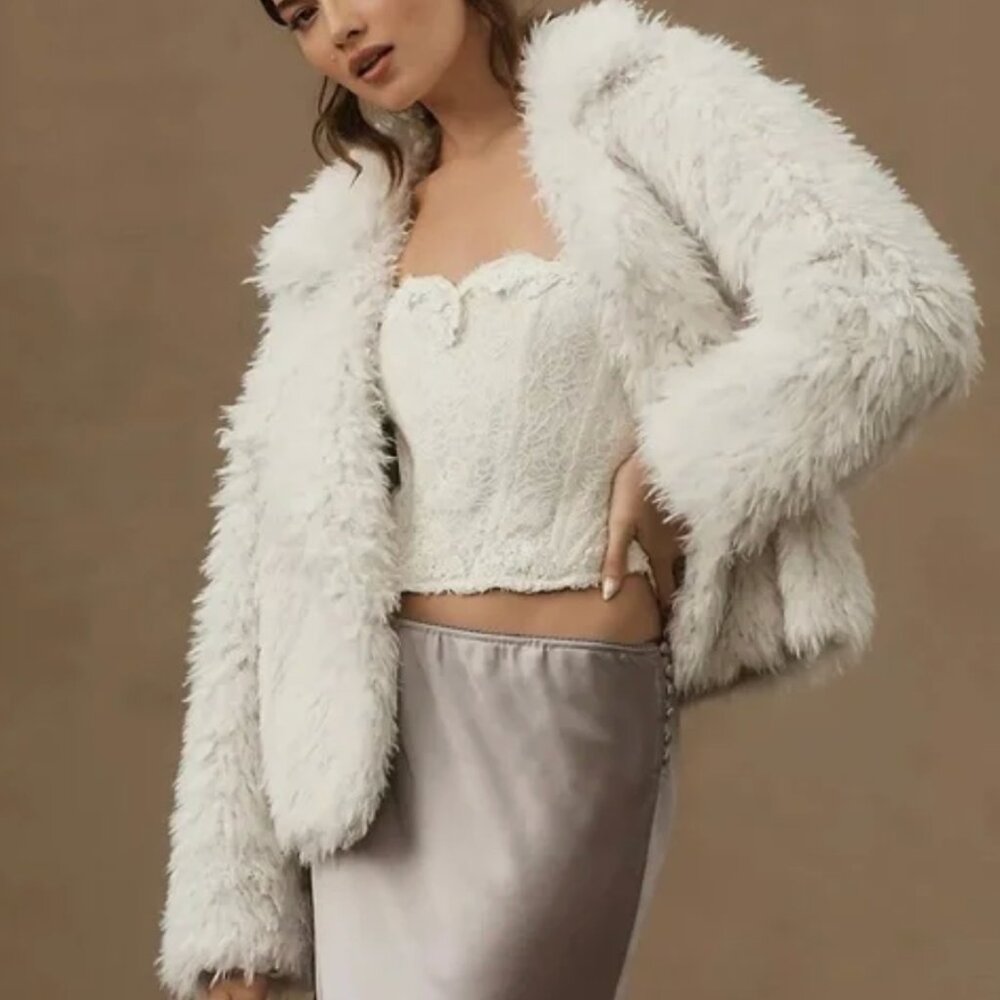 NWT ANTHROPOLOGIE OVERSIZED WHITE FAUX FUR JACKET LARGE